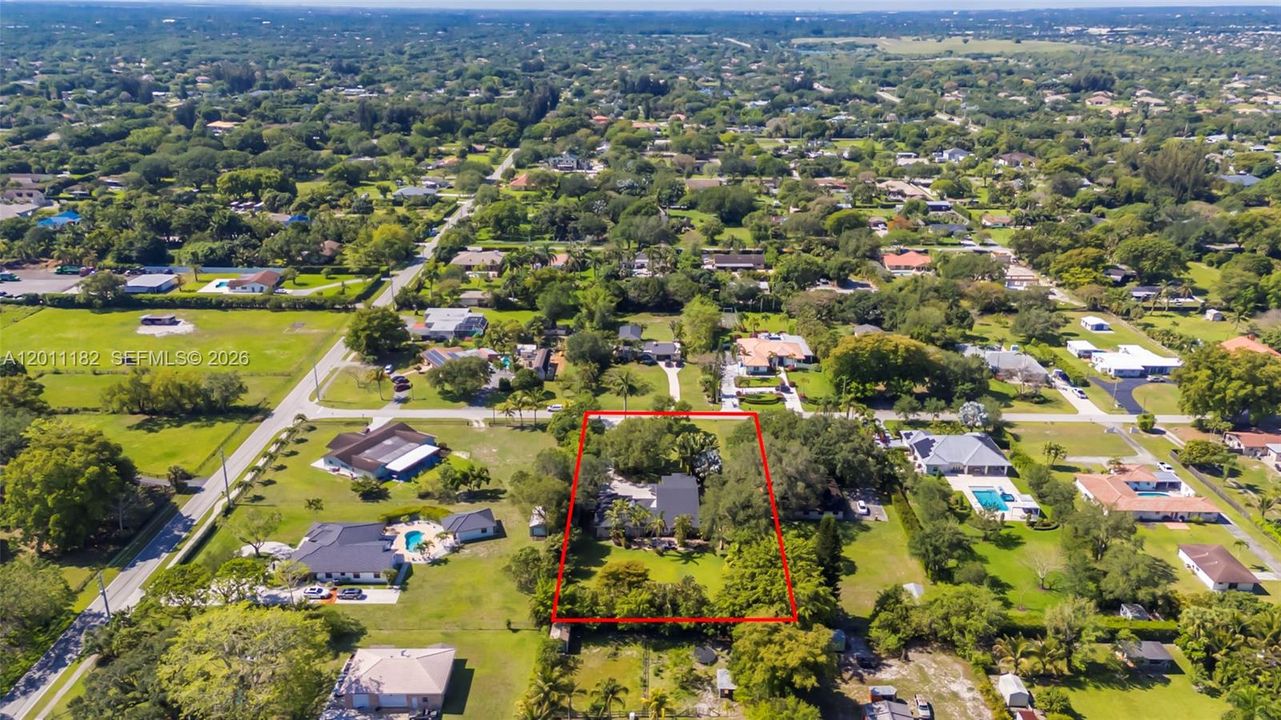 Activo con contrato: $1,250,000 (4 camas, 3 baños, 3193 Pies cuadrados)
