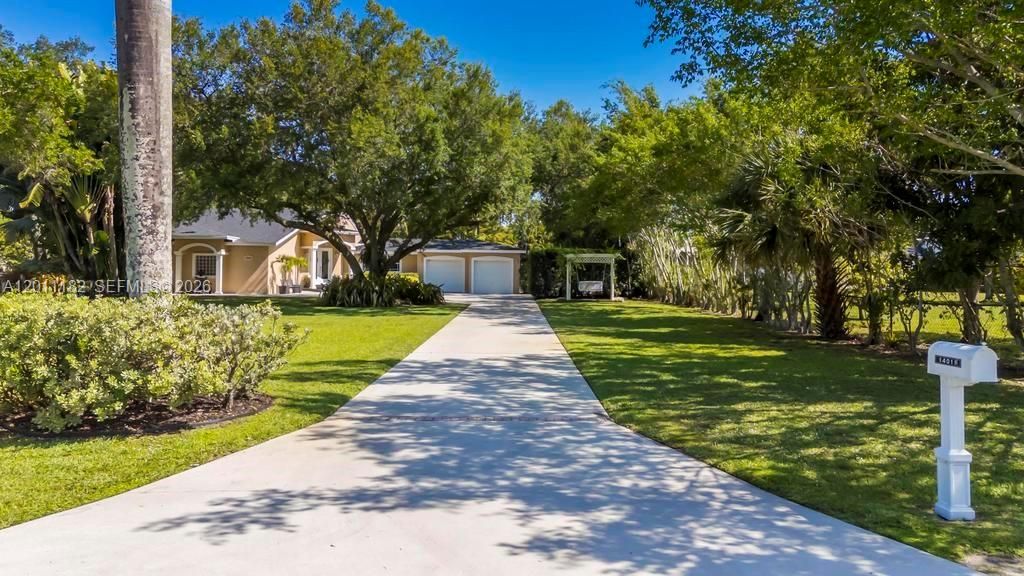 Activo con contrato: $1,250,000 (4 camas, 3 baños, 3193 Pies cuadrados)
