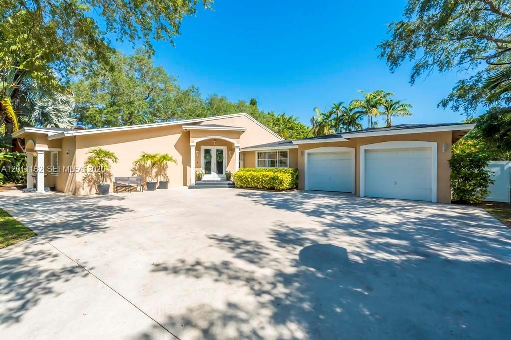 Activo con contrato: $1,250,000 (4 camas, 3 baños, 3193 Pies cuadrados)