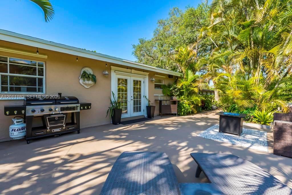 Activo con contrato: $1,250,000 (4 camas, 3 baños, 3193 Pies cuadrados)