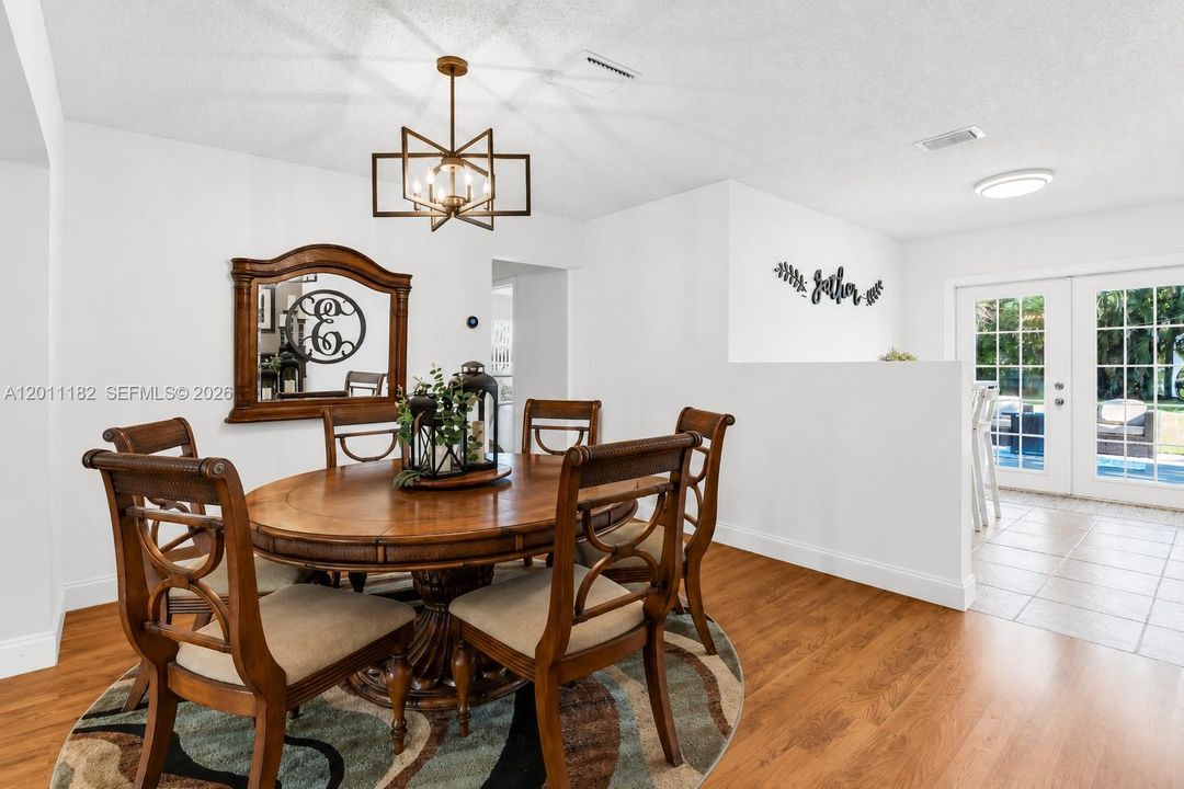 Activo con contrato: $1,250,000 (4 camas, 3 baños, 3193 Pies cuadrados)