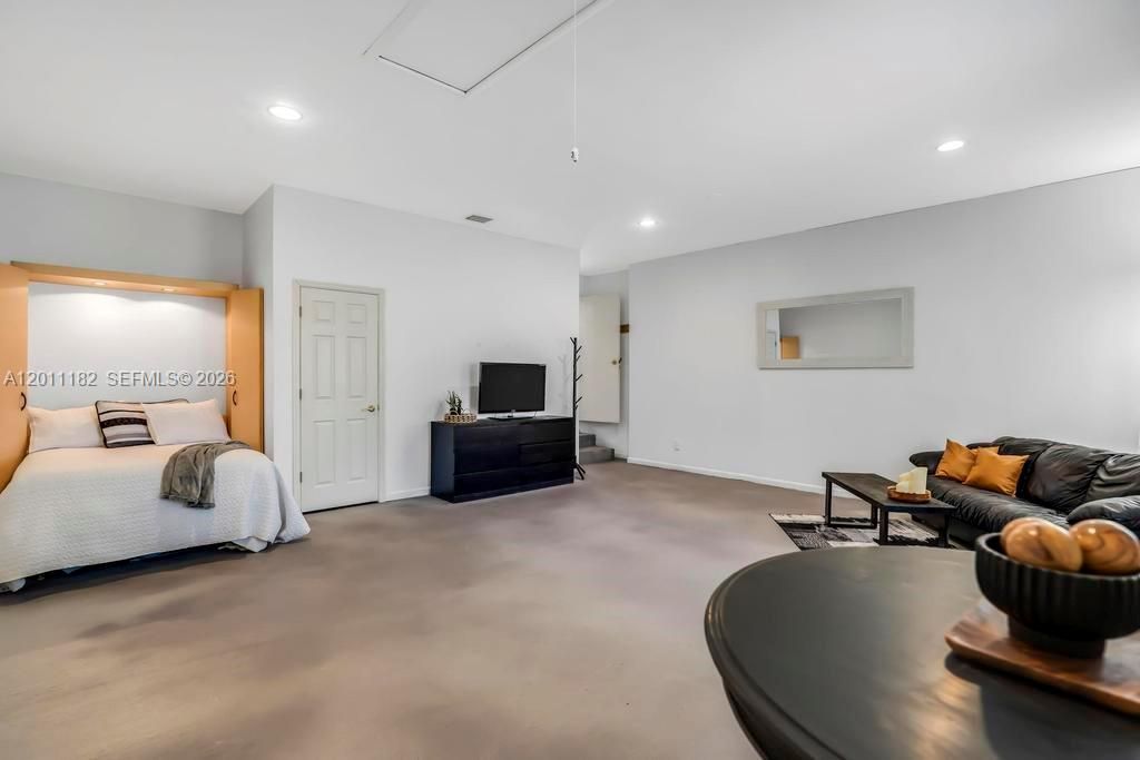Activo con contrato: $1,250,000 (4 camas, 3 baños, 3193 Pies cuadrados)