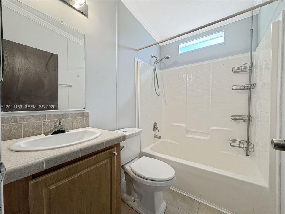 合同活跃: $324,999 (2 贝兹, 2 浴室, 1471 平方英尺)