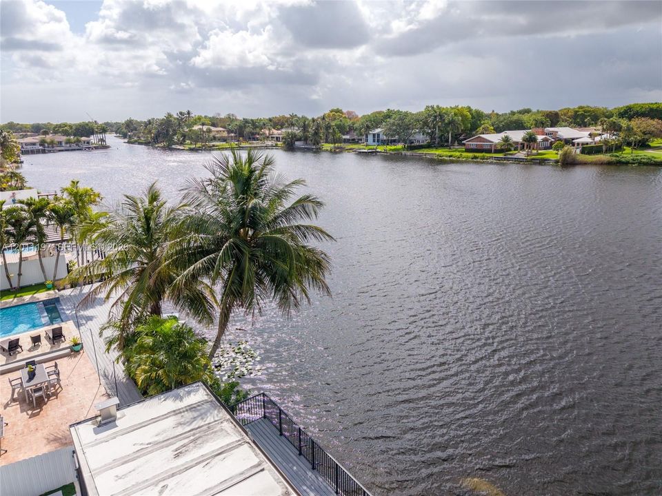 For Sale: $1,399,000 (4 beds, 3 baths, 2426 Square Feet)