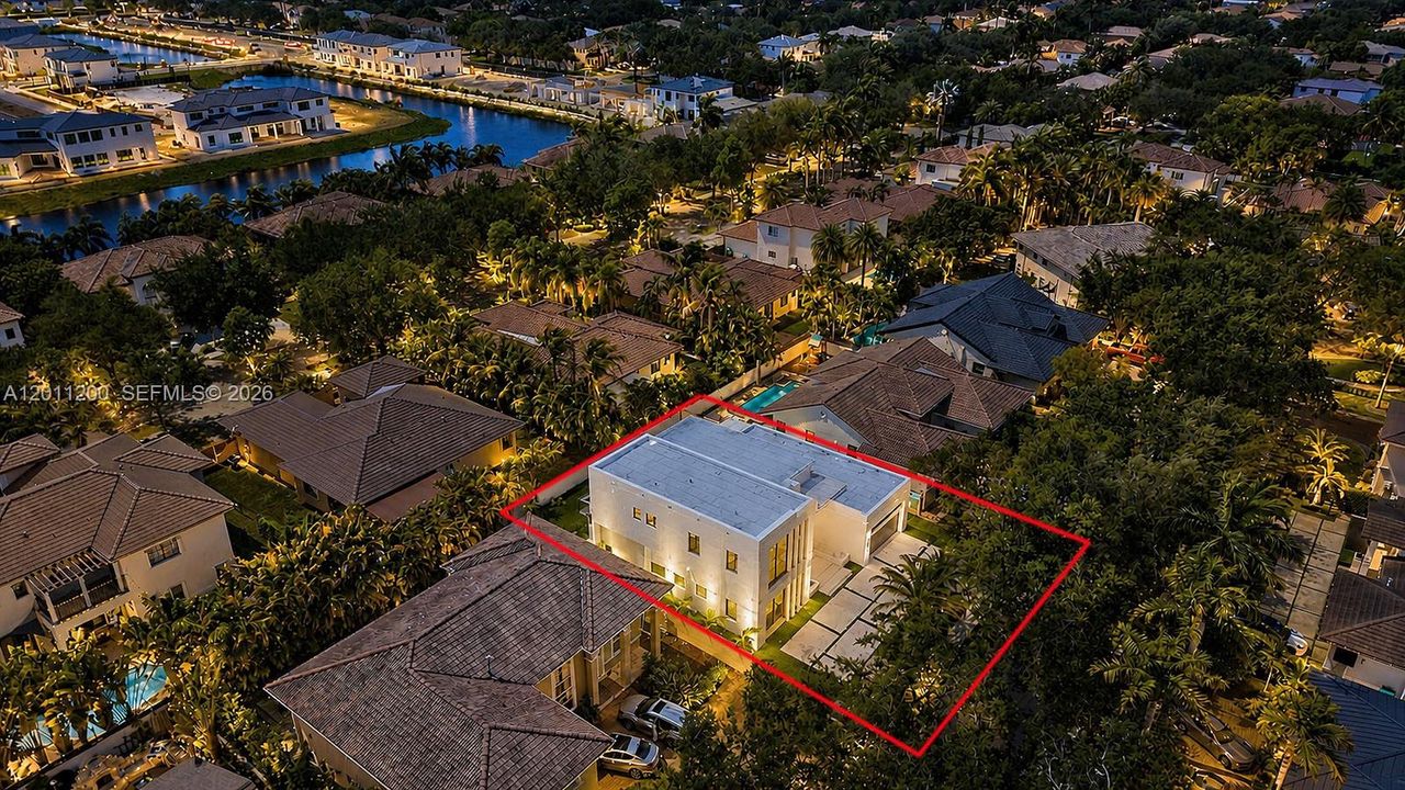 For Sale: $2,499,990 (5 beds, 4 baths, 2940 Square Feet)