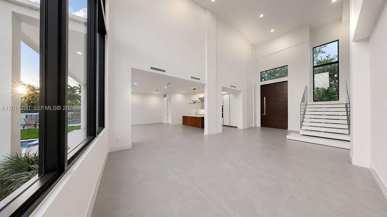 For Sale: $2,499,990 (5 beds, 4 baths, 2940 Square Feet)