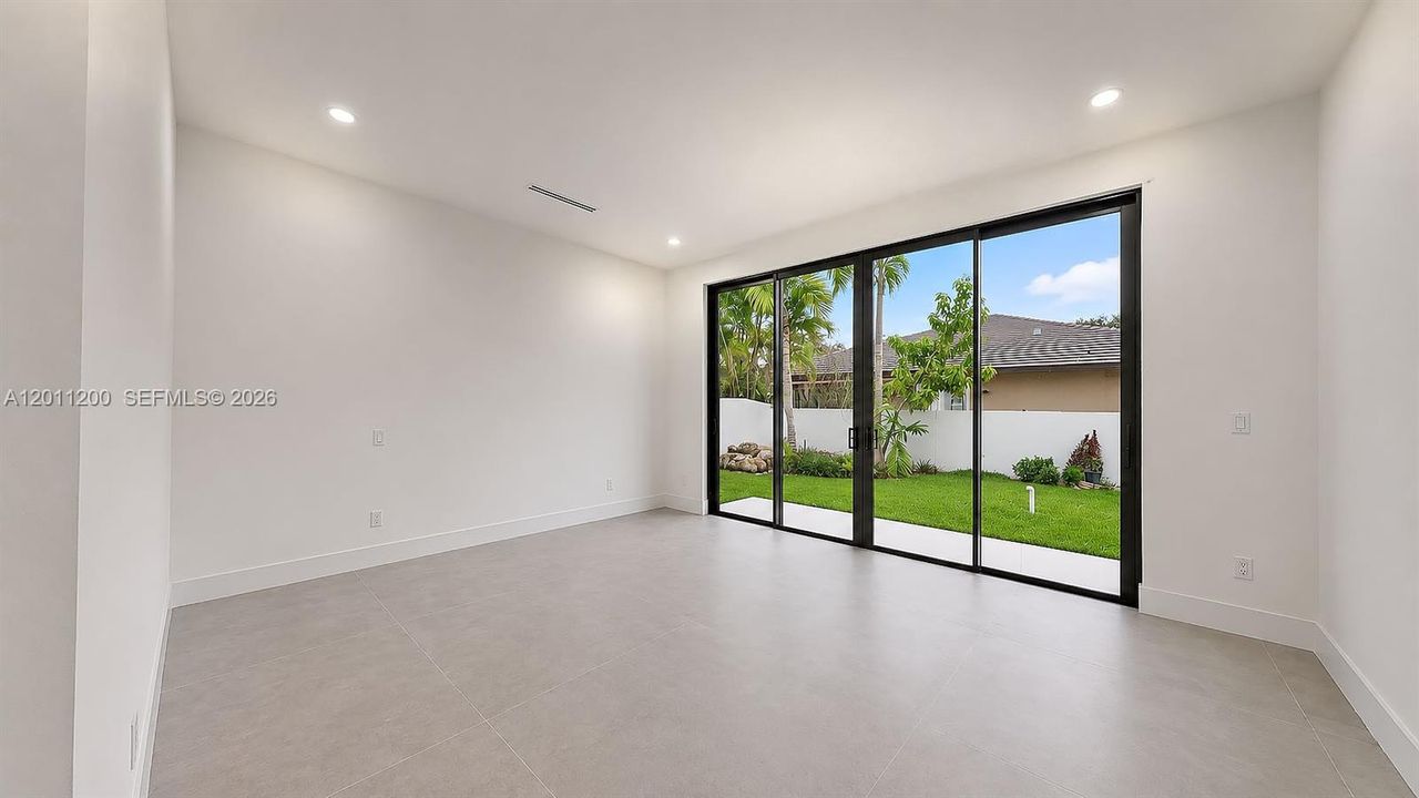 For Sale: $2,499,990 (5 beds, 4 baths, 2940 Square Feet)