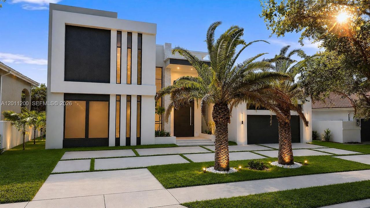 For Sale: $2,499,990 (5 beds, 4 baths, 2940 Square Feet)