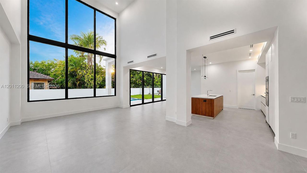 For Sale: $2,499,990 (5 beds, 4 baths, 2940 Square Feet)