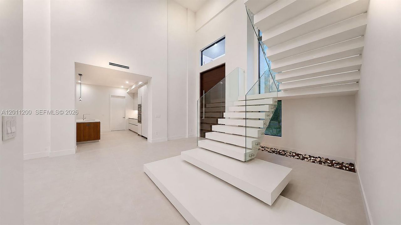 For Sale: $2,499,990 (5 beds, 4 baths, 2940 Square Feet)
