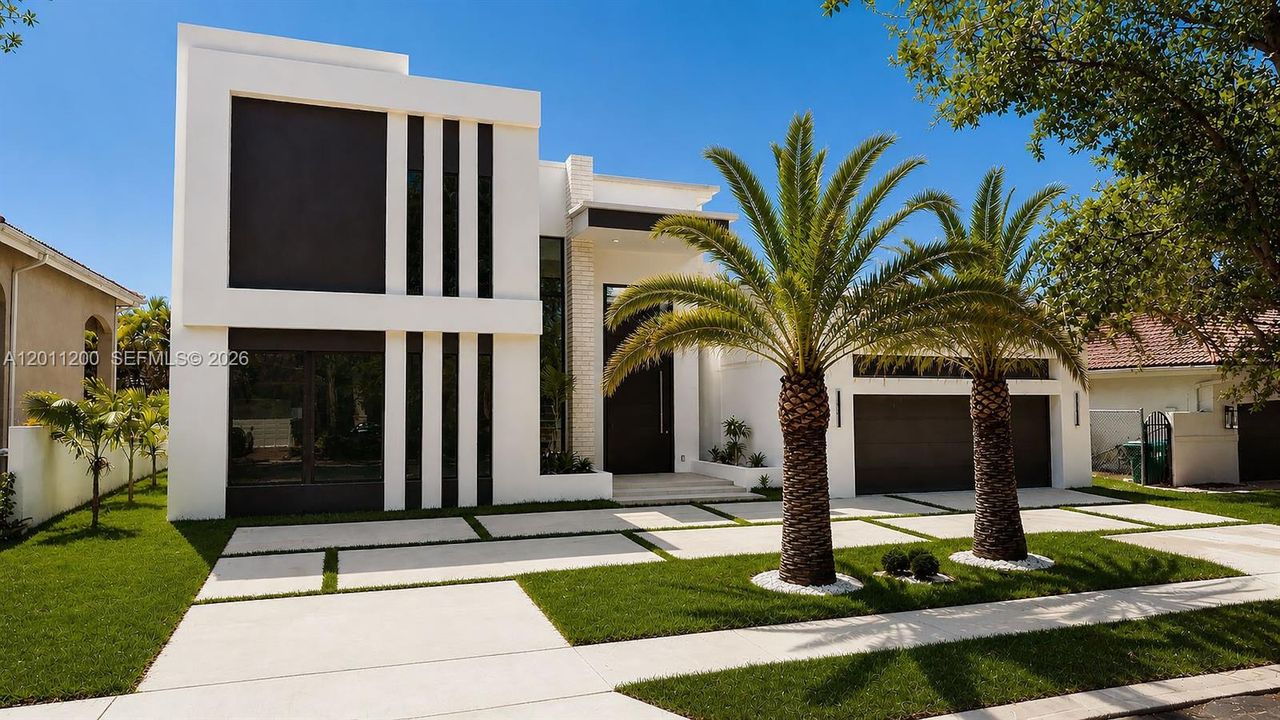 For Sale: $2,499,990 (5 beds, 4 baths, 2940 Square Feet)