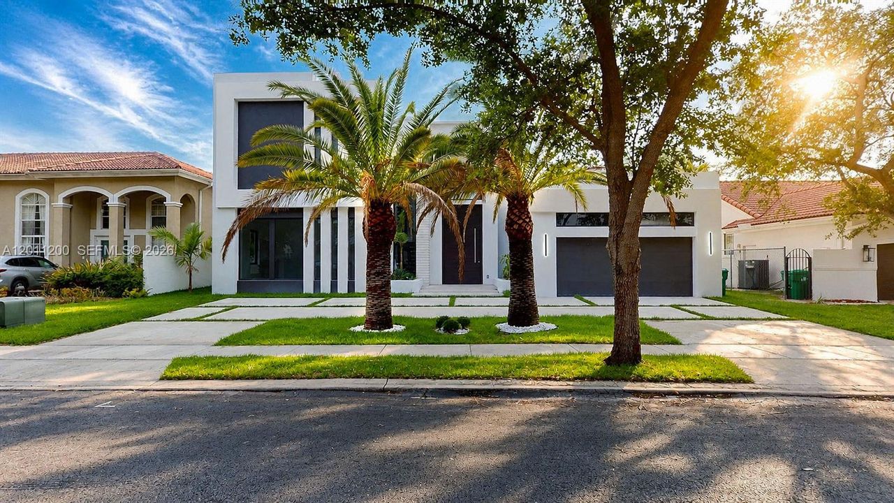 For Sale: $2,499,990 (5 beds, 4 baths, 2940 Square Feet)