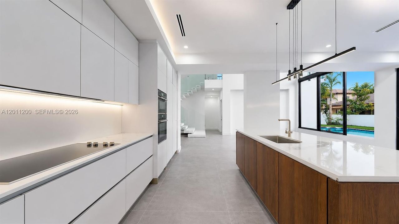 For Sale: $2,499,990 (5 beds, 4 baths, 2940 Square Feet)