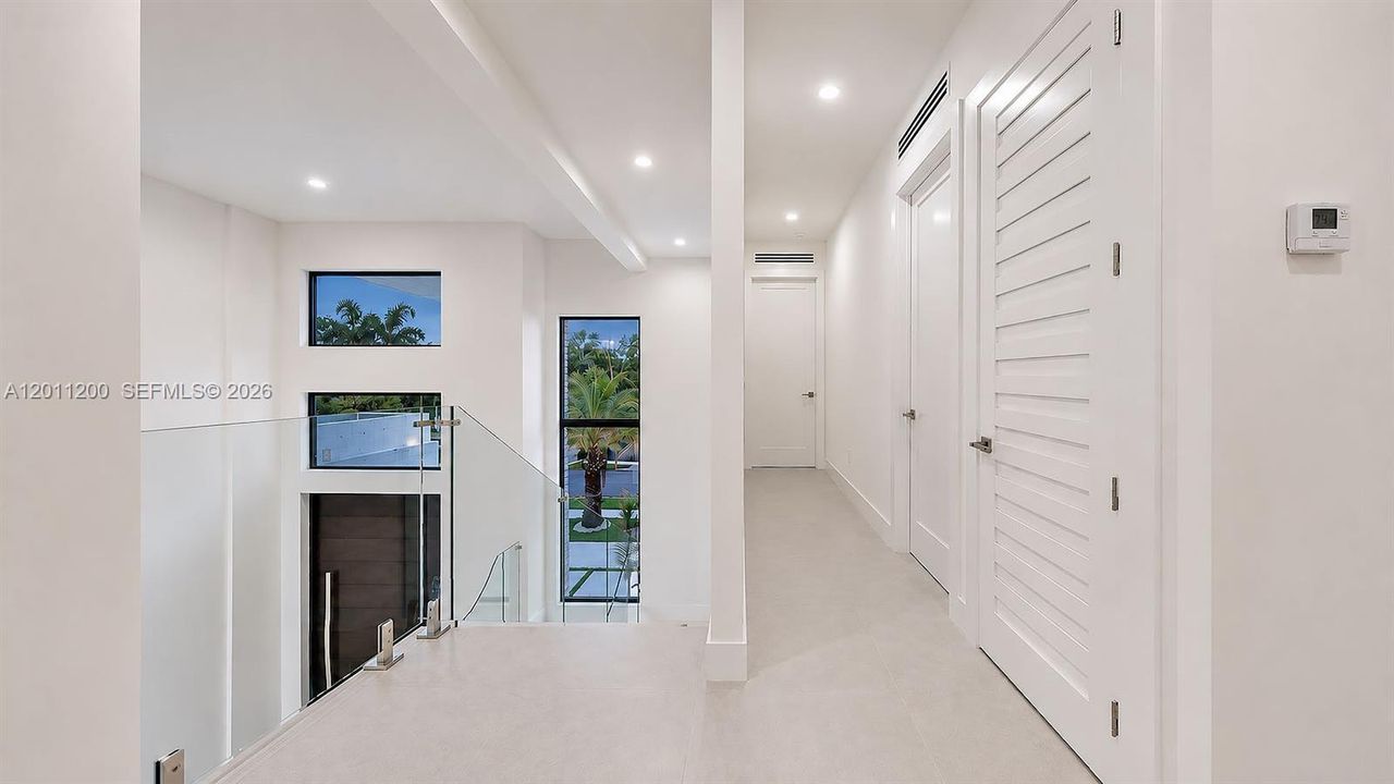 For Sale: $2,499,990 (5 beds, 4 baths, 2940 Square Feet)