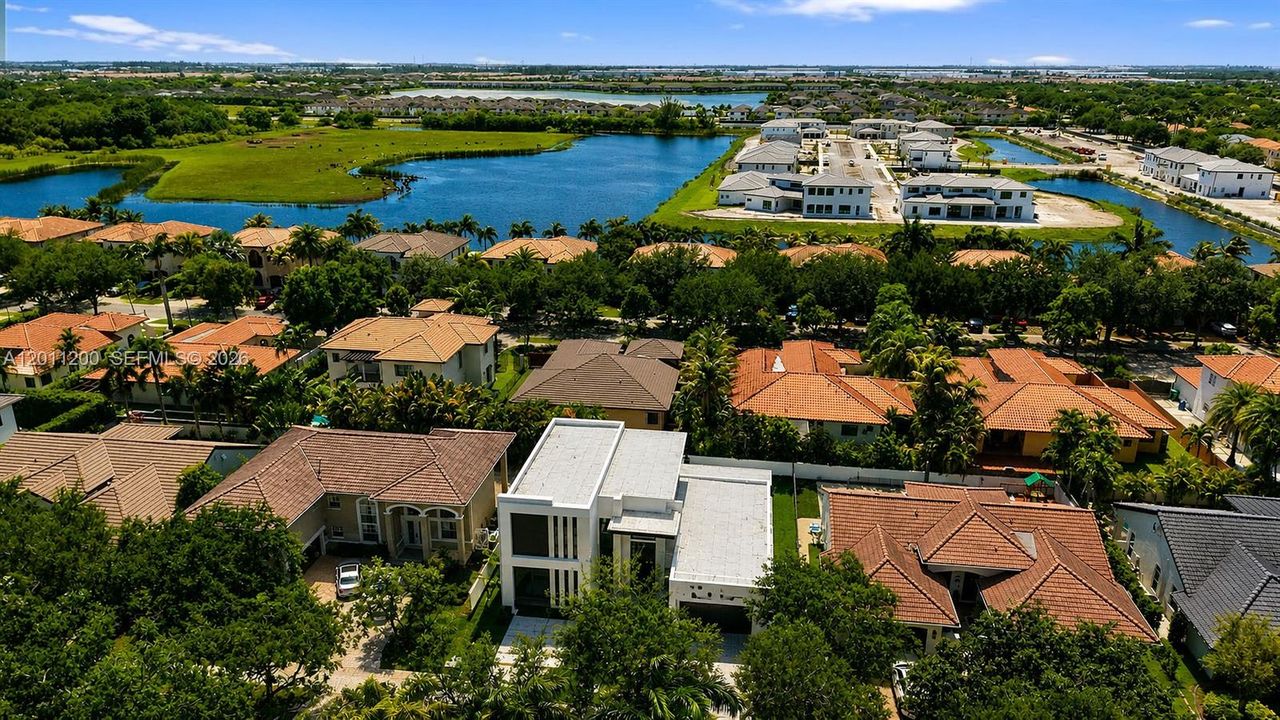 For Sale: $2,499,990 (5 beds, 4 baths, 2940 Square Feet)