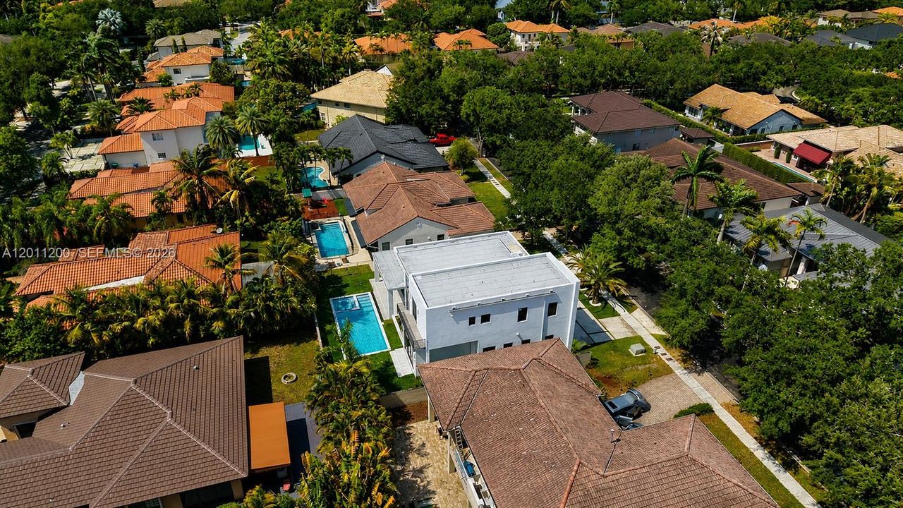 For Sale: $2,499,990 (5 beds, 4 baths, 2940 Square Feet)