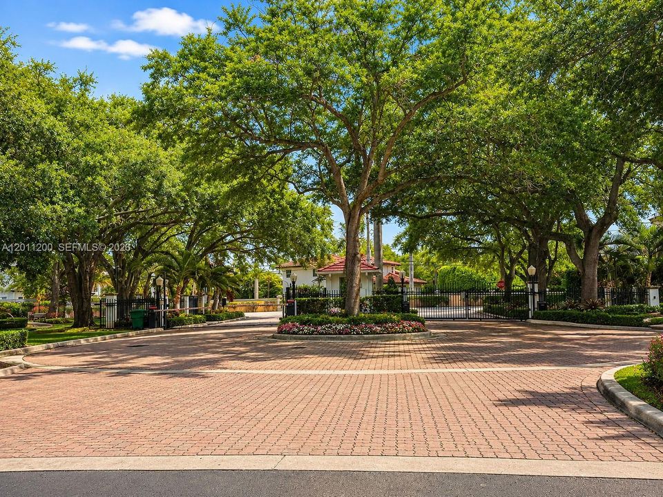 For Sale: $2,499,990 (5 beds, 4 baths, 2940 Square Feet)