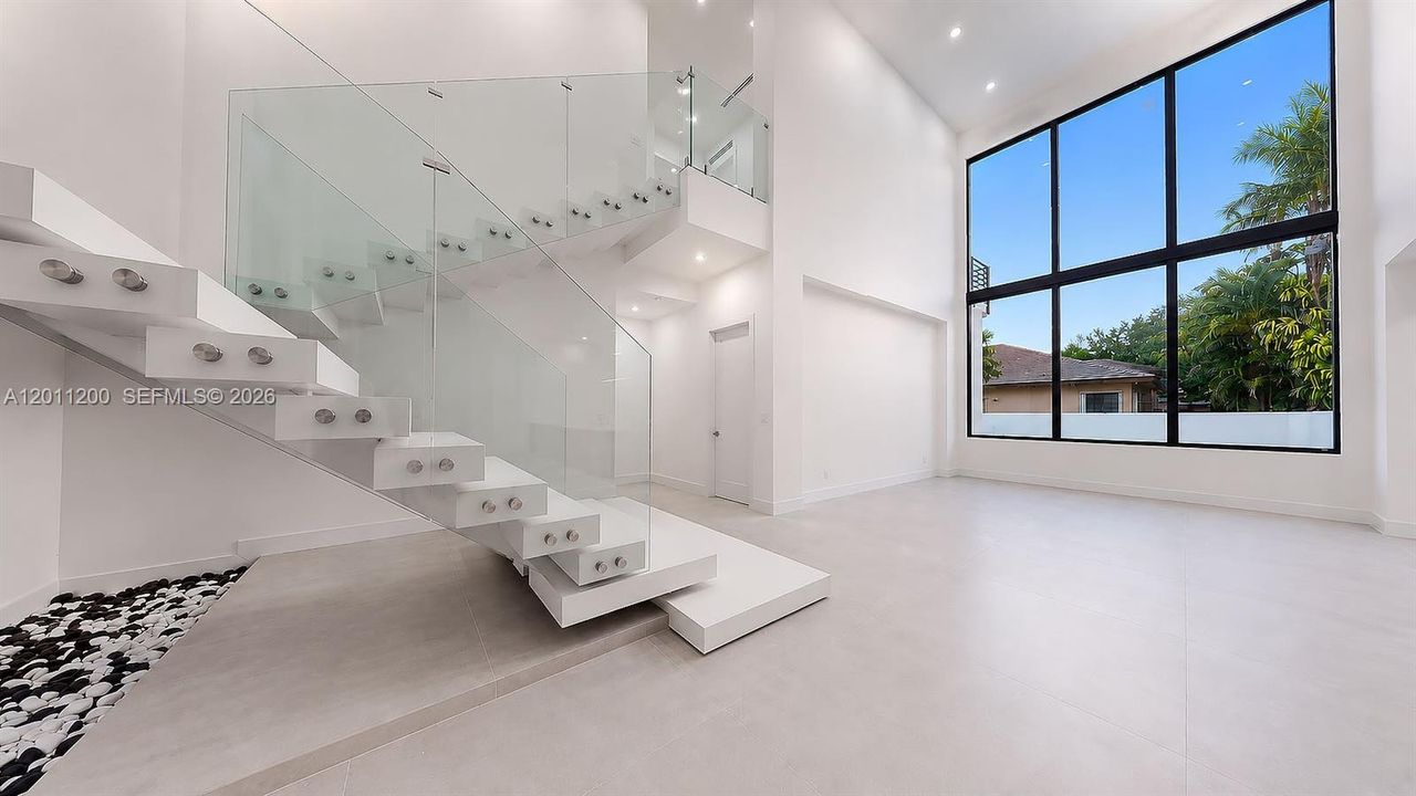 For Sale: $2,499,990 (5 beds, 4 baths, 2940 Square Feet)