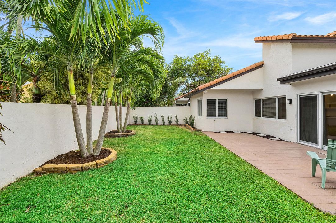 035-7674SolimarCircle-BocaRaton-FL-33433