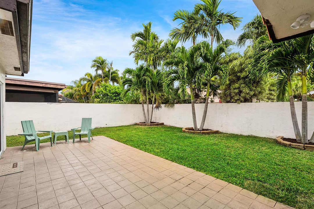 037-7674SolimarCircle-BocaRaton-FL-33433