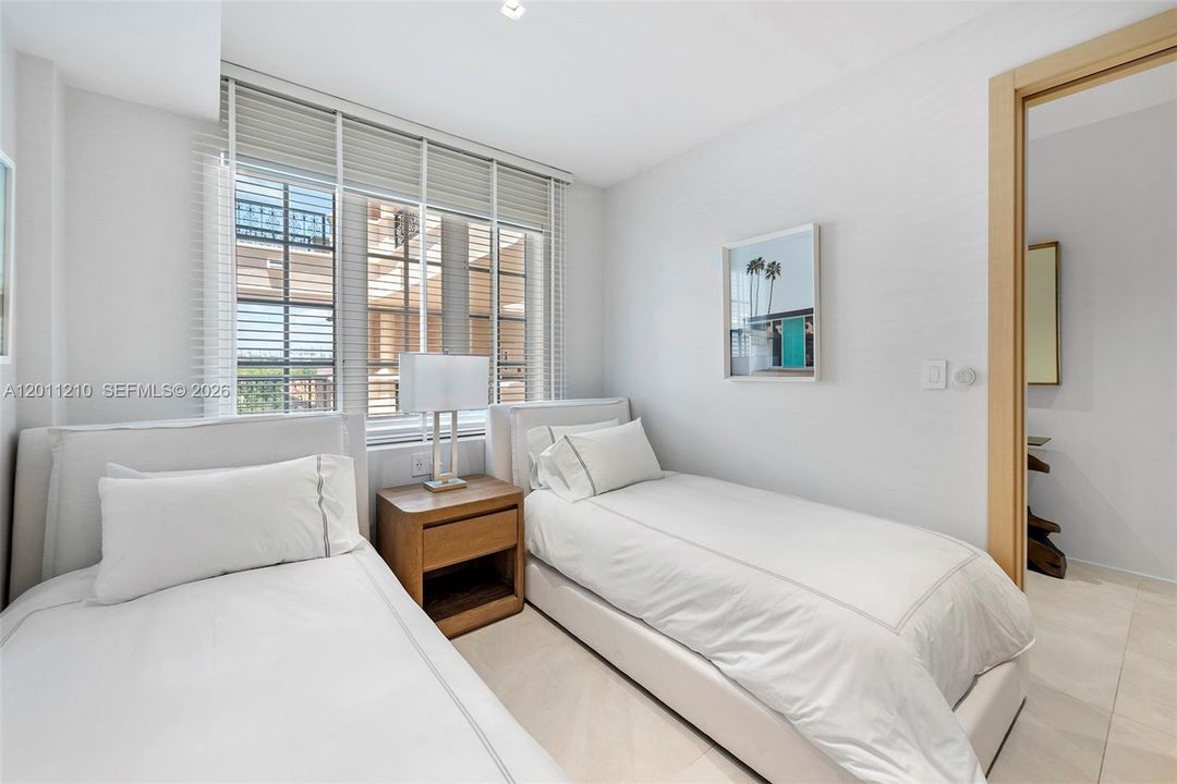 For Sale: $5,500,000 (3 beds, 3 baths, 1875 Square Feet)