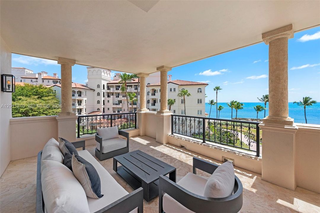 For Sale: $5,500,000 (3 beds, 3 baths, 1875 Square Feet)