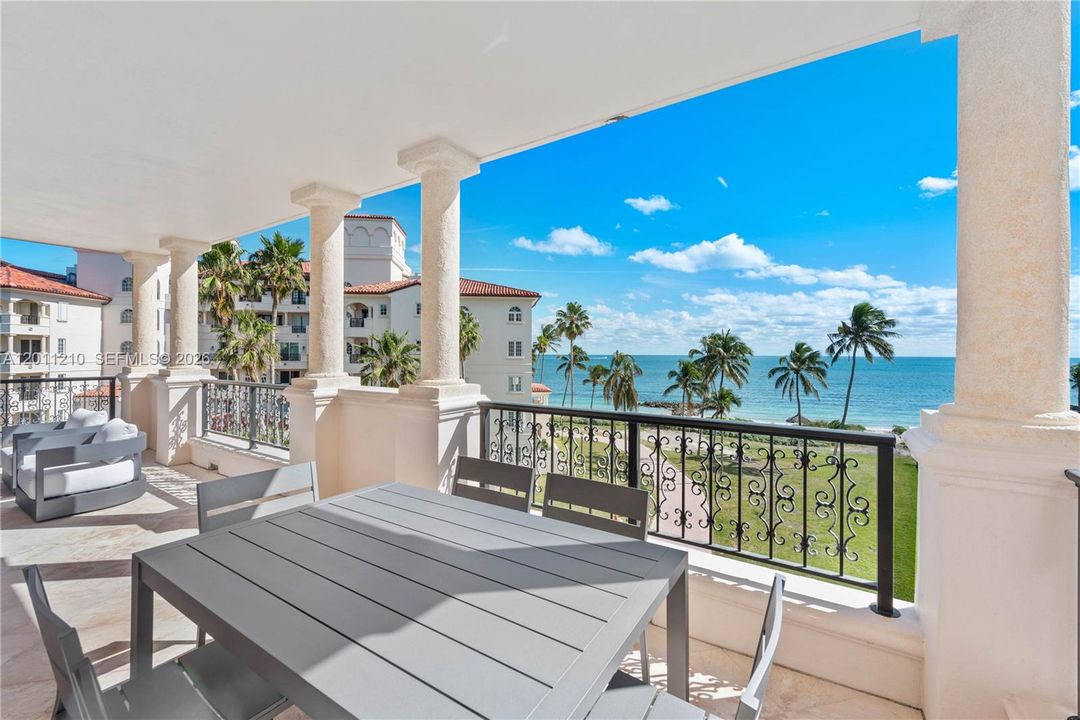 For Sale: $5,500,000 (3 beds, 3 baths, 1875 Square Feet)