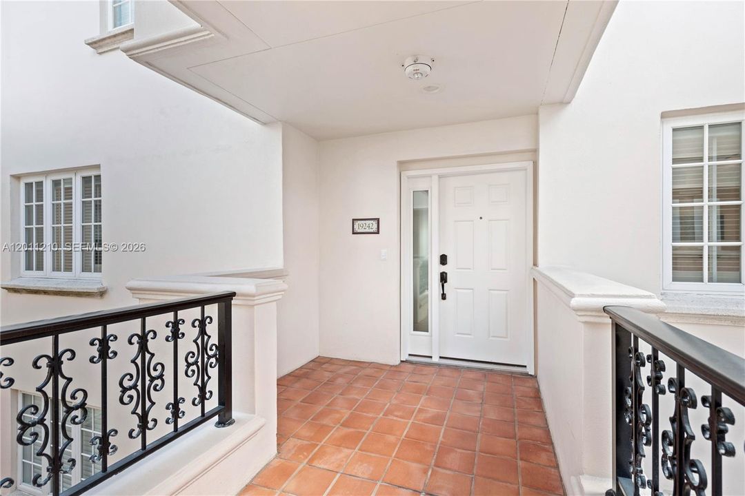 For Sale: $5,500,000 (3 beds, 3 baths, 1875 Square Feet)
