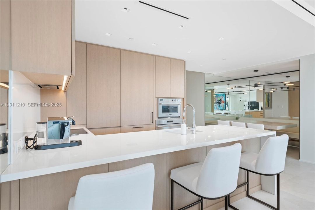 For Sale: $5,500,000 (3 beds, 3 baths, 1875 Square Feet)