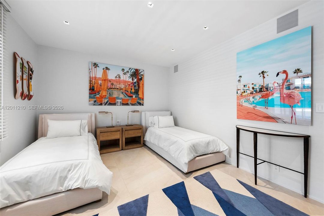 For Sale: $5,500,000 (3 beds, 3 baths, 1875 Square Feet)