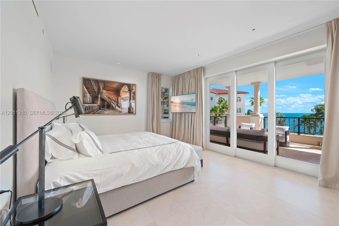 For Sale: $5,500,000 (3 beds, 3 baths, 1875 Square Feet)