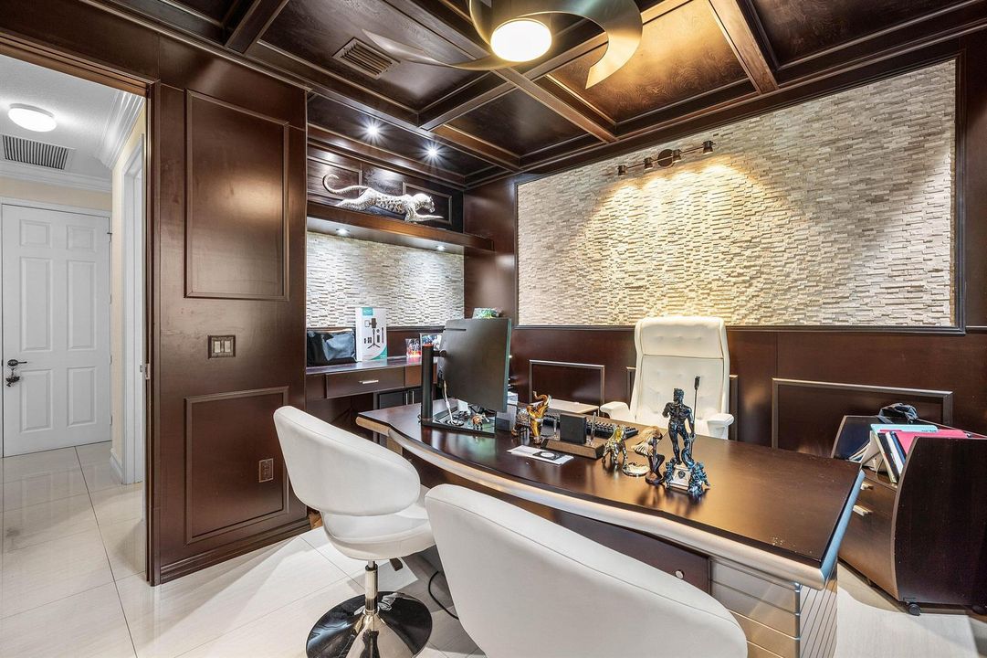 Soundproof Office