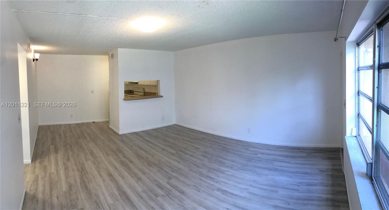 Activo con contrato: $2,100 (2 camas, 2 baños, 768 Pies cuadrados)