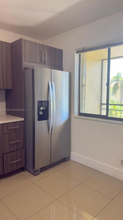 Active With Contract: $2,350 (2 beds, 2 baths, 1231 Square Feet)