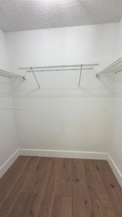 Active With Contract: $2,350 (2 beds, 2 baths, 1231 Square Feet)