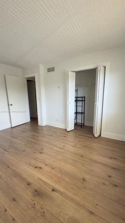 Active With Contract: $2,350 (2 beds, 2 baths, 1231 Square Feet)