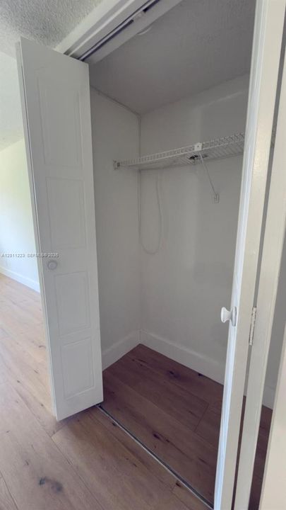 Active With Contract: $2,350 (2 beds, 2 baths, 1231 Square Feet)