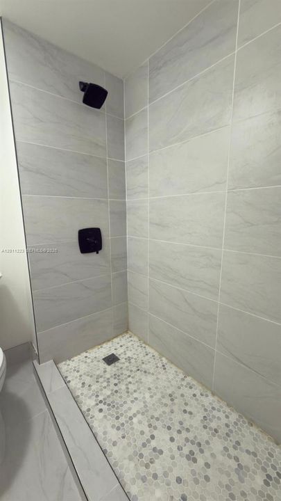 Active With Contract: $2,350 (2 beds, 2 baths, 1231 Square Feet)
