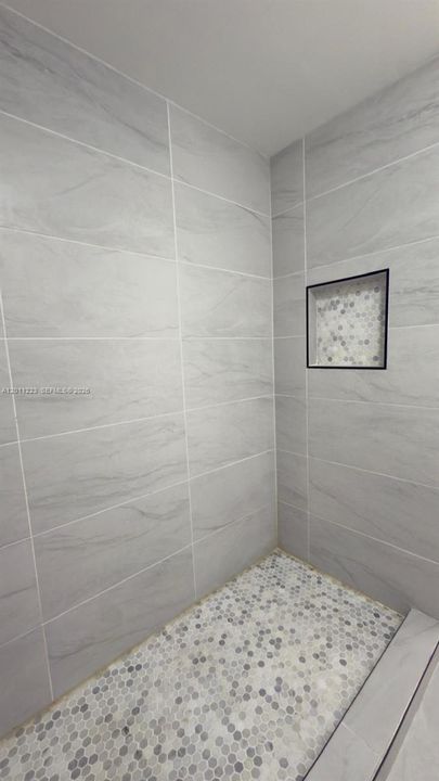 Active With Contract: $2,350 (2 beds, 2 baths, 1231 Square Feet)