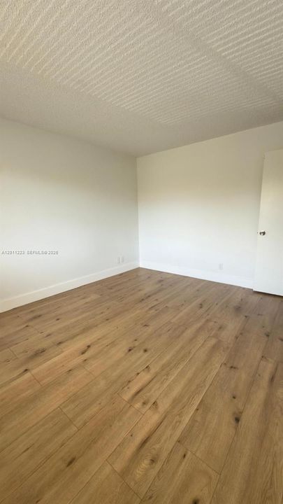 Active With Contract: $2,350 (2 beds, 2 baths, 1231 Square Feet)