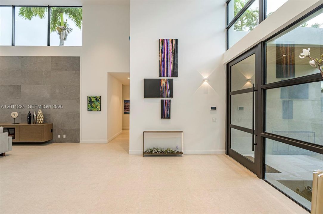 En Renta: $35,000 (4 camas, 4 baños, 4036 Pies cuadrados)