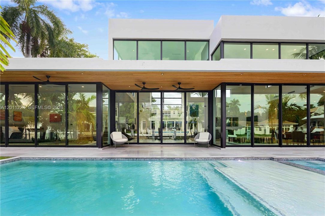 En Renta: $35,000 (4 camas, 4 baños, 4036 Pies cuadrados)