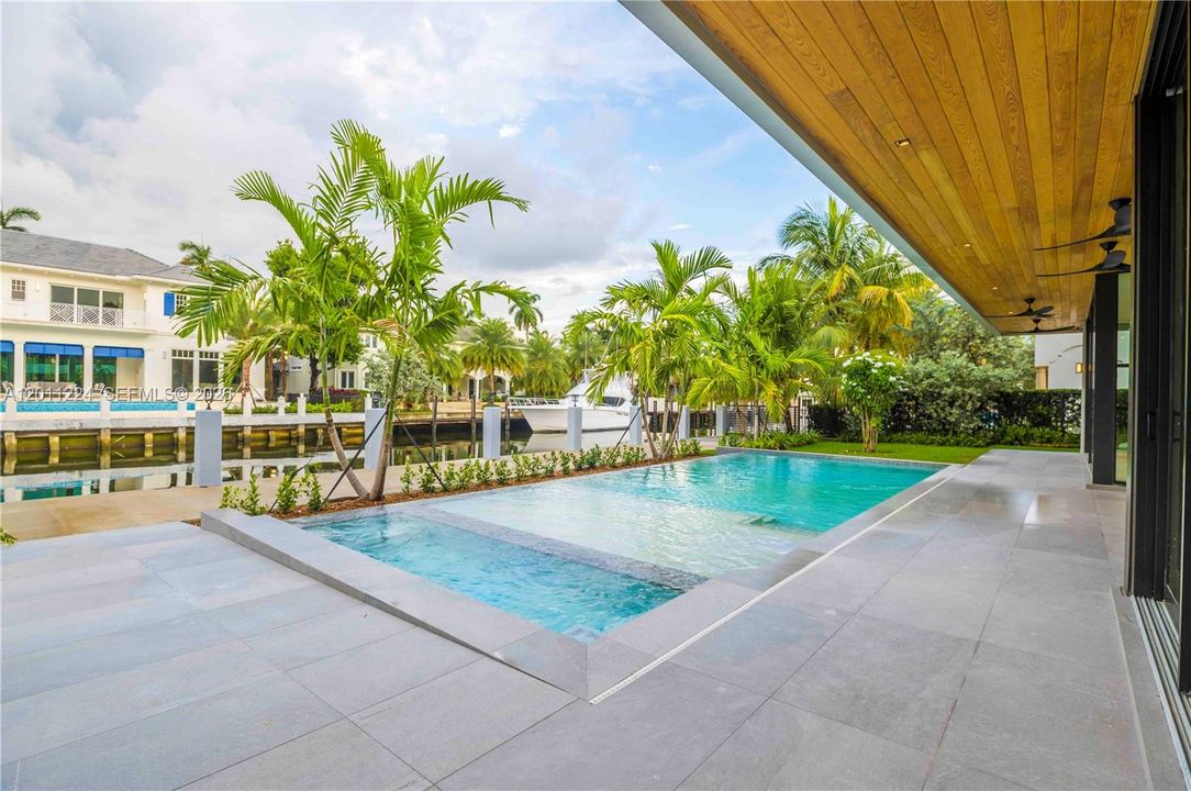 En Renta: $35,000 (4 camas, 4 baños, 4036 Pies cuadrados)