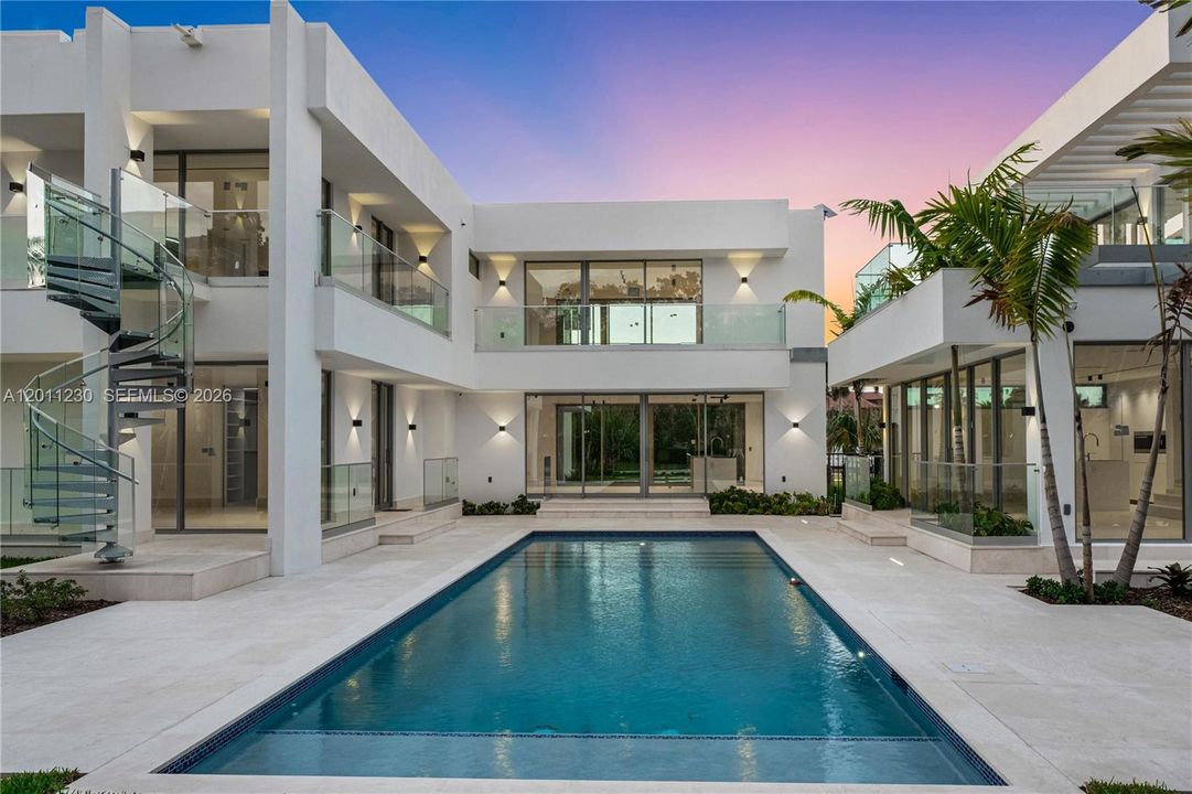 For Sale: $12,999,000 (6 beds, 7 baths, 9035 Square Feet)