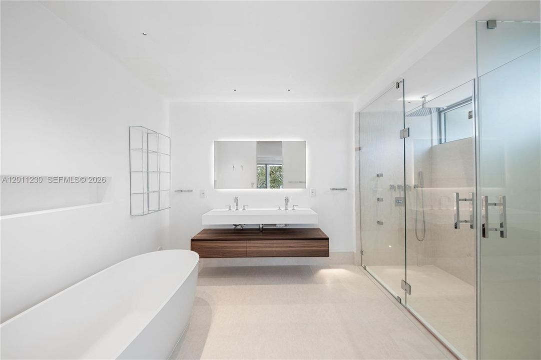 For Sale: $12,999,000 (6 beds, 7 baths, 9035 Square Feet)