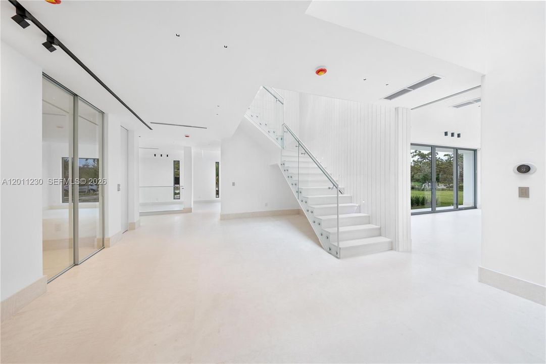 For Sale: $12,999,000 (6 beds, 7 baths, 9035 Square Feet)