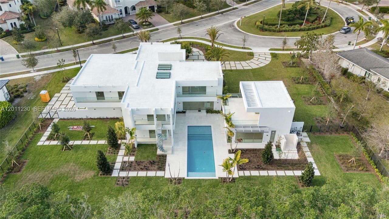 For Sale: $12,999,000 (6 beds, 7 baths, 9035 Square Feet)
