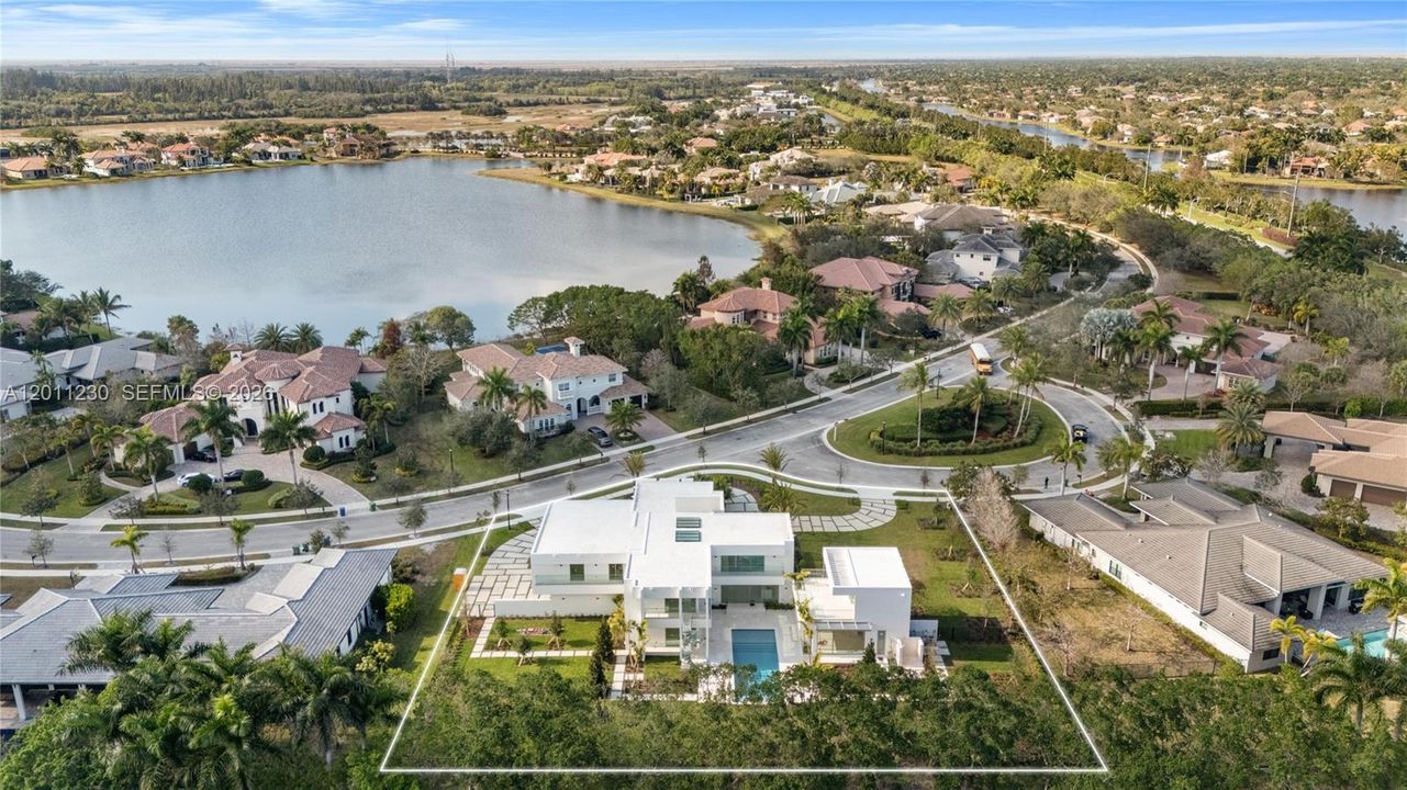 For Sale: $12,999,000 (6 beds, 7 baths, 9035 Square Feet)