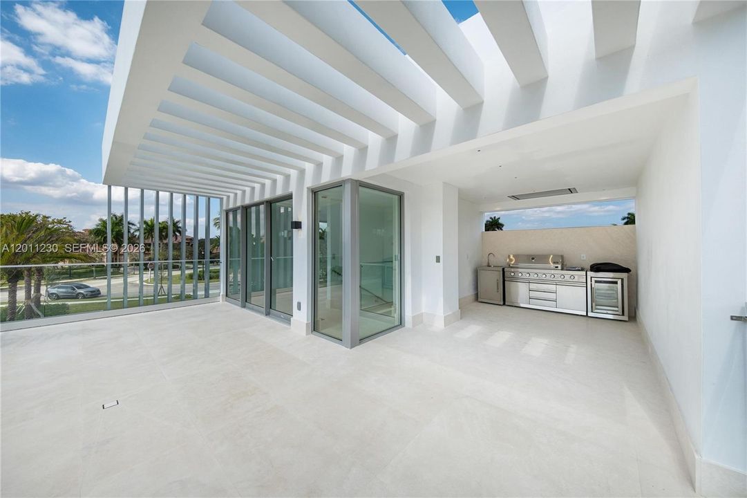 For Sale: $12,999,000 (6 beds, 7 baths, 9035 Square Feet)