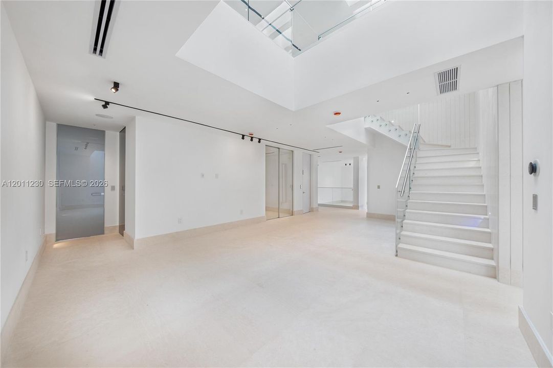 For Sale: $12,999,000 (6 beds, 7 baths, 9035 Square Feet)